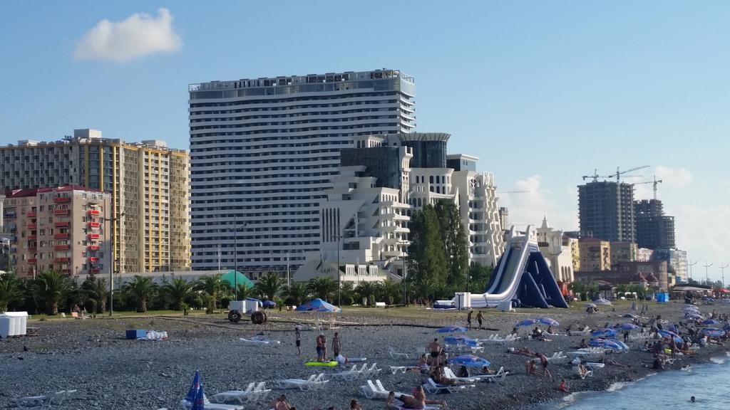 Orbi Dima Apart. Batumi Apartamento Exterior foto