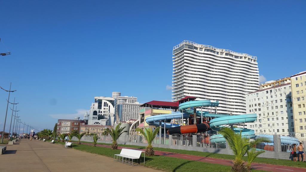 Orbi Dima Apart. Batumi Apartamento Exterior foto