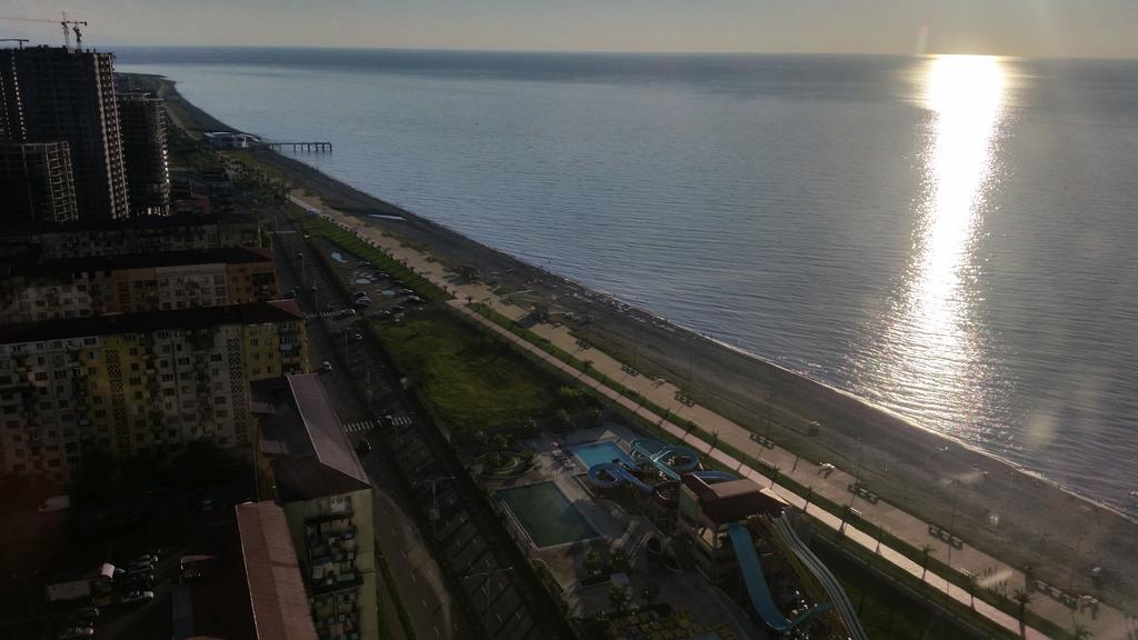 Orbi Dima Apart. Batumi Apartamento Exterior foto